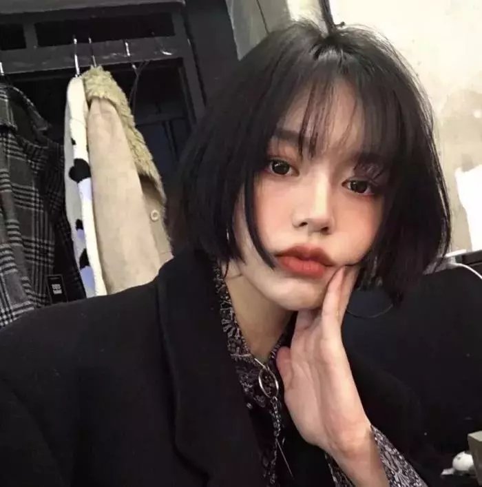踉跄女孩